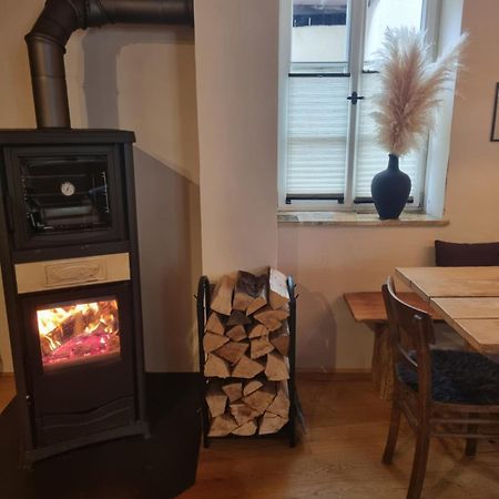 Schoene Ferienwohnung Mit Kamin Neustadt an der Weinstraße Esterno foto