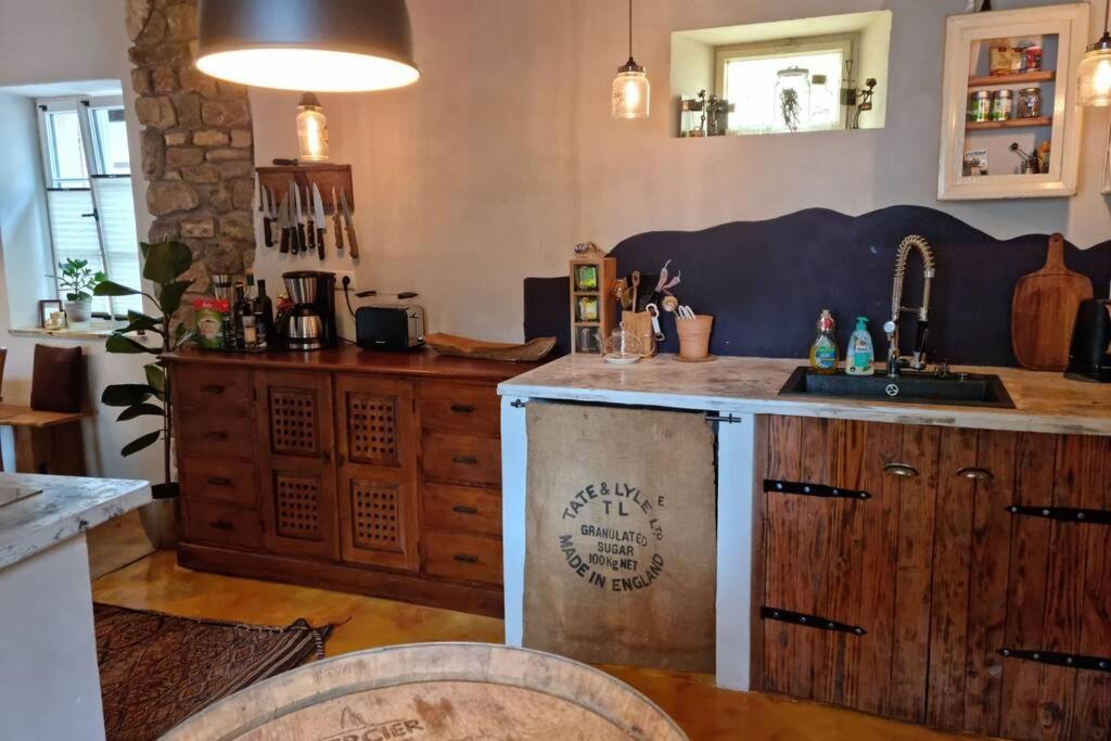 Schoene Ferienwohnung Mit Kamin Neustadt an der Weinstraße Esterno foto